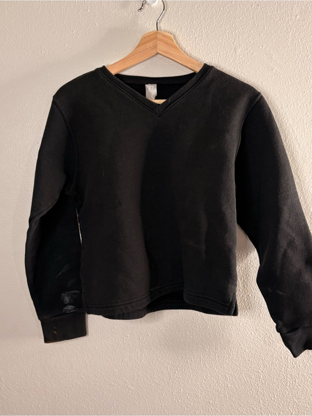 Russell Athletic black v-neck sweatshirt in a M flaws shown #athletic #vneck